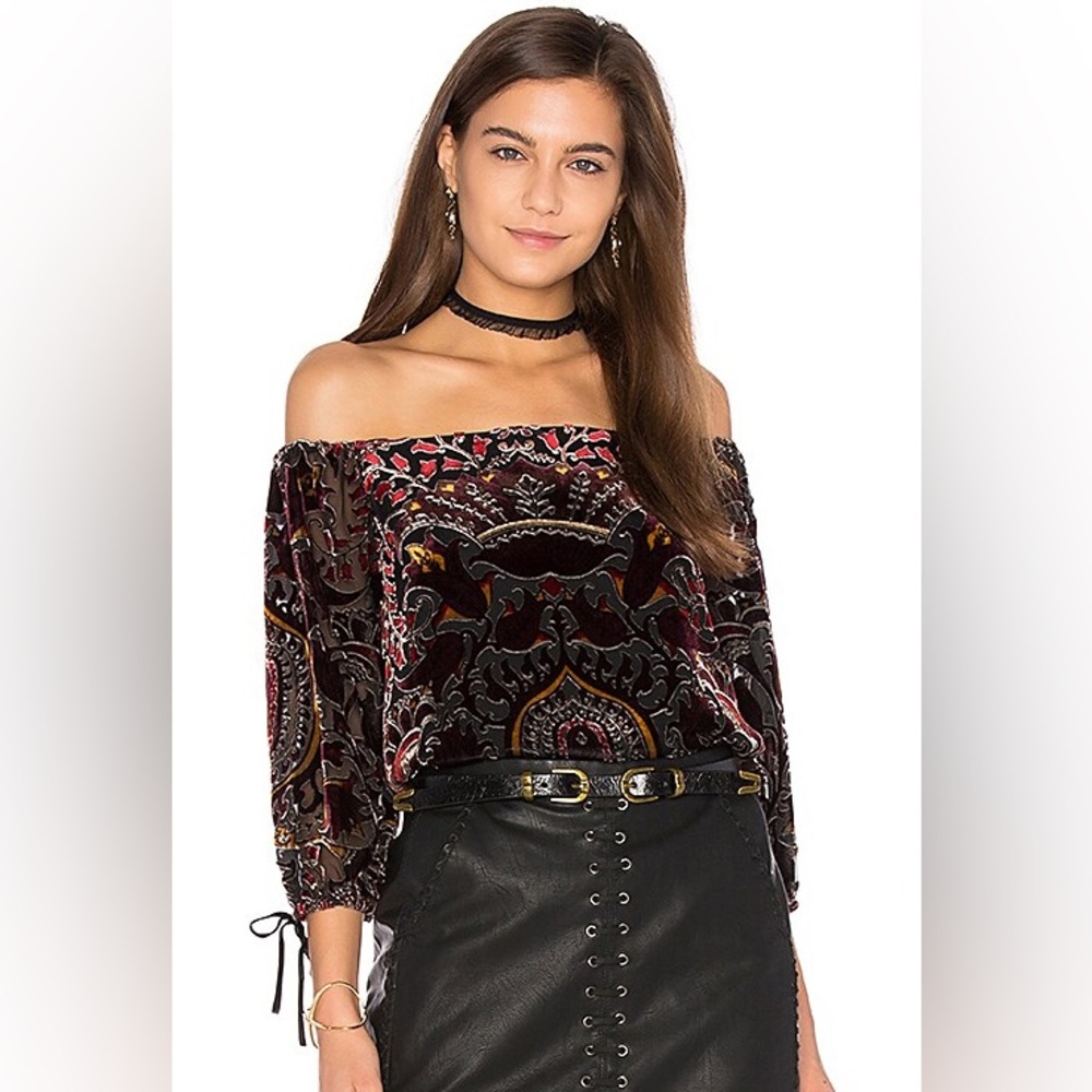 Alice & Olivia Alecia Off Shoulder Top Baroque Burnout Size XS